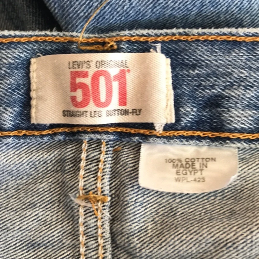 Vintage Levi’s 501 button fly jeans strait leg